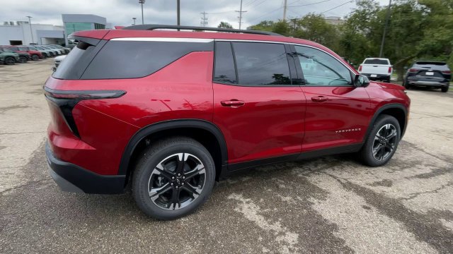 New 2027 Chevrolet Traverse LT w/ Sun and Wheel Package AWD/4WD image 2