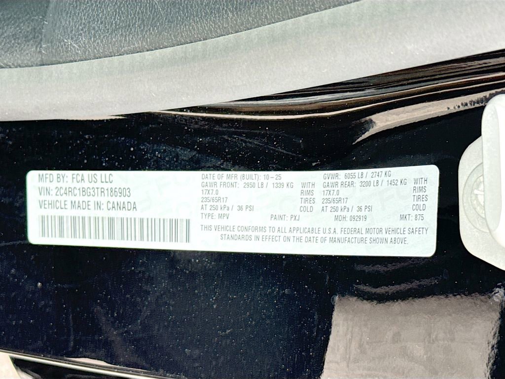 Used 2026 Chrysler Pacifica Select image 36