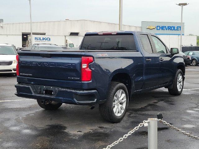 Used 2020 Chevrolet Silverado 1500 Custom w/ Custom Value Package AWD/4WD image 3