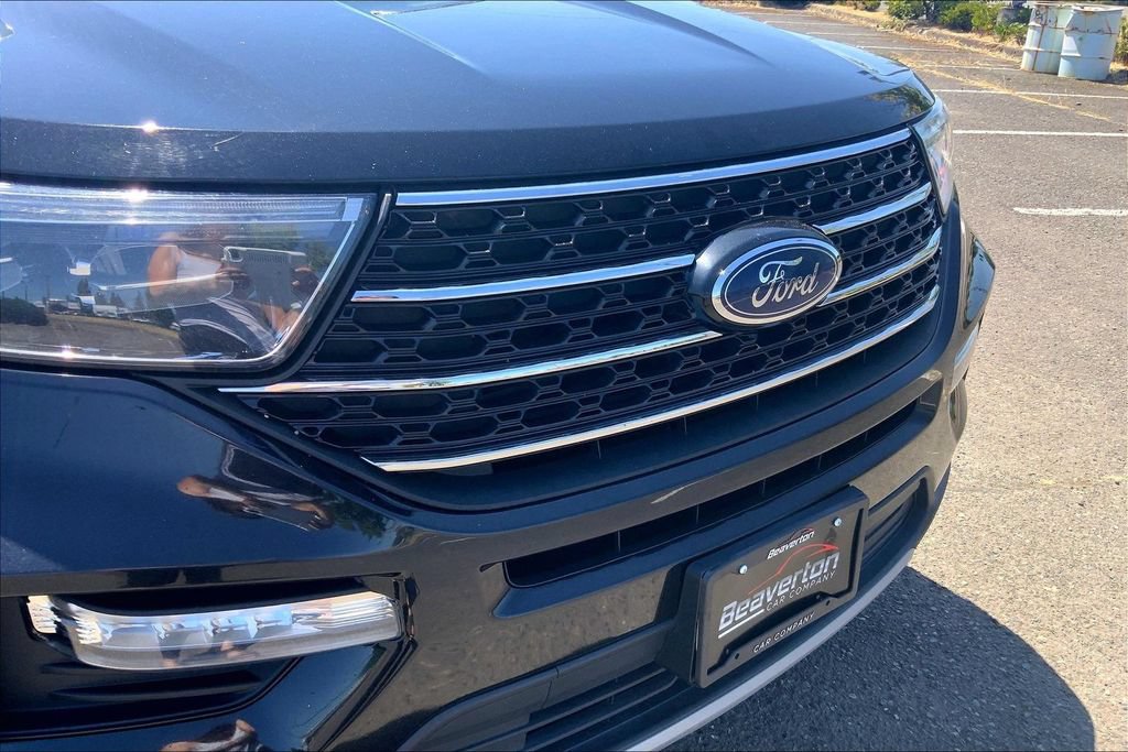 Used 2020 Ford Explorer XLT w/ Equipment Group 202A AWD/4WD image 33