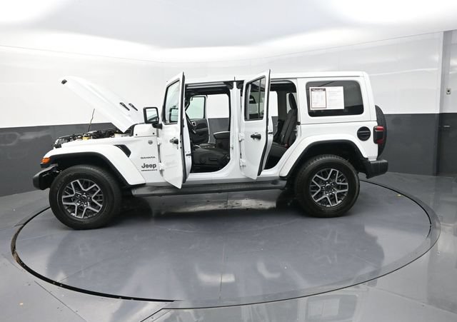 Used 2024 Jeep Wrangler Unlimited Sahara AWD/4WD image 32