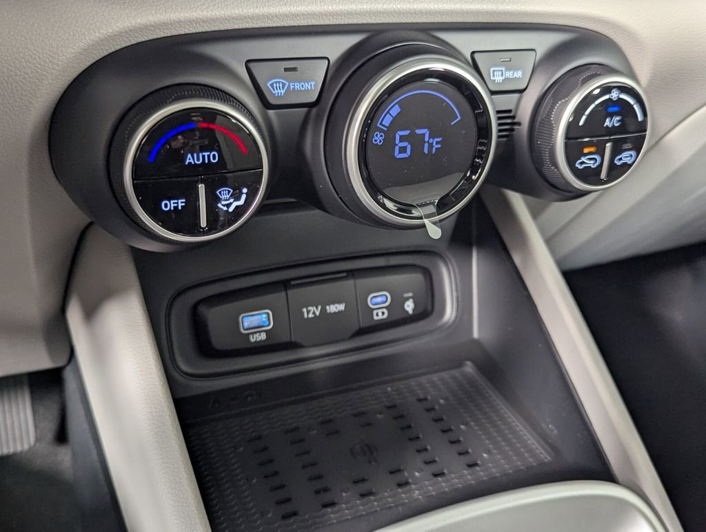 New 2026 Hyundai Venue SEL FWD image 19