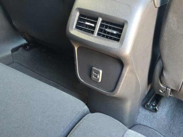 Used 2024 Chevrolet Equinox LT FWD image 13