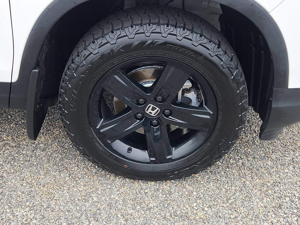 Certified 2021 Honda Ridgeline Black Edition image 10