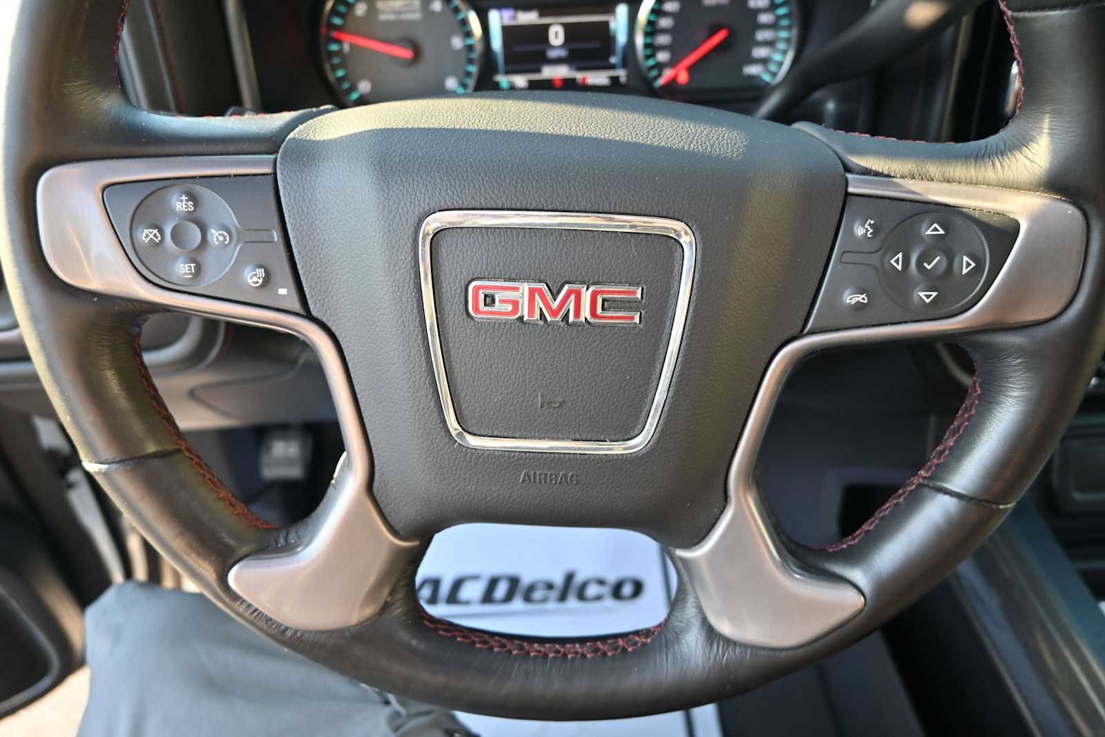 Used 2018 GMC Sierra 2500 SLT w/ All Terrain HD Package AWD/4WD image 20