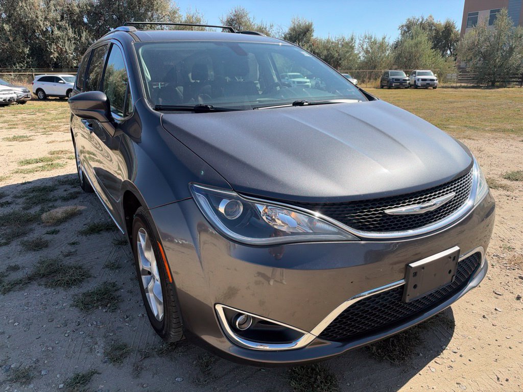 Used 2017 Chrysler Pacifica Touring-L Plus FWD image 7