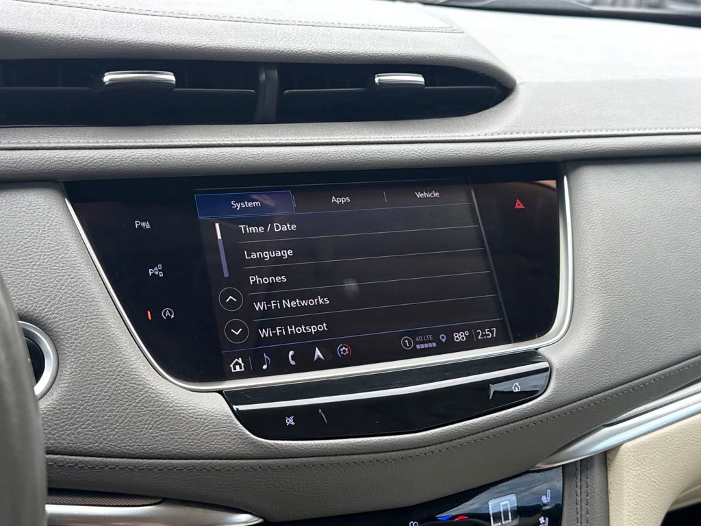 Certified 2022 Cadillac XT5 Premium Luxury w/ Technology Package image 8