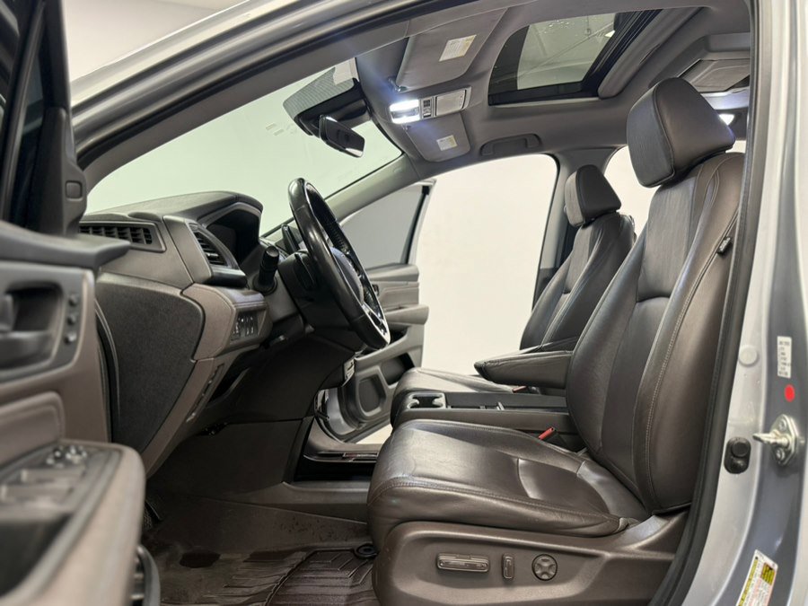 Used 2018 Honda Odyssey Touring image 42