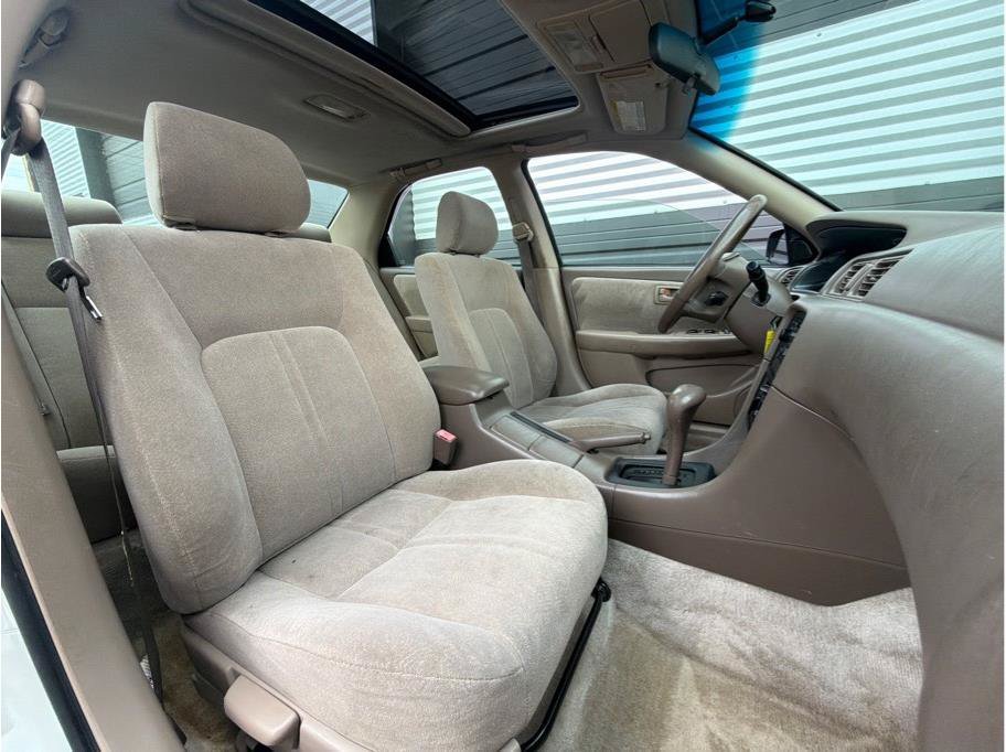 Used 1999 Toyota Camry LE w/ Appearance Pkg + VP FWD image 4