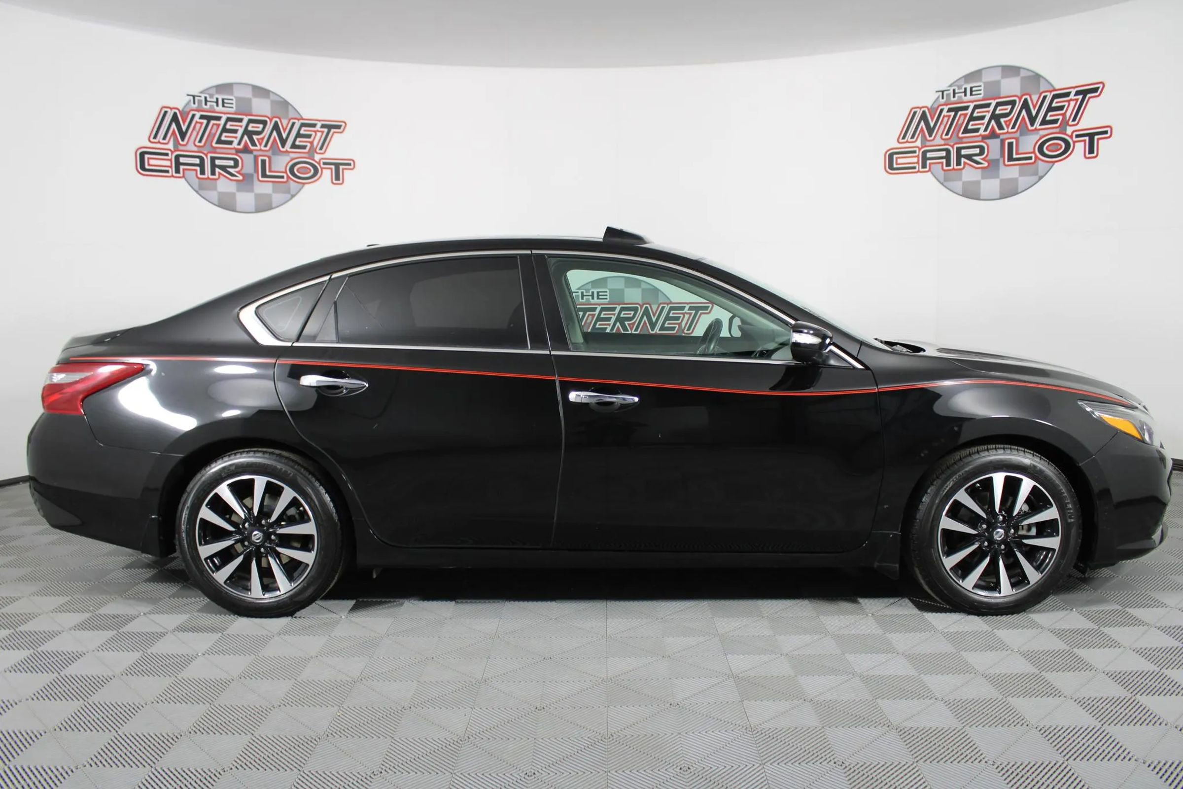 Used 2018 Nissan Altima 2.5 SL w/ 2.5 SL Technology Package image 8