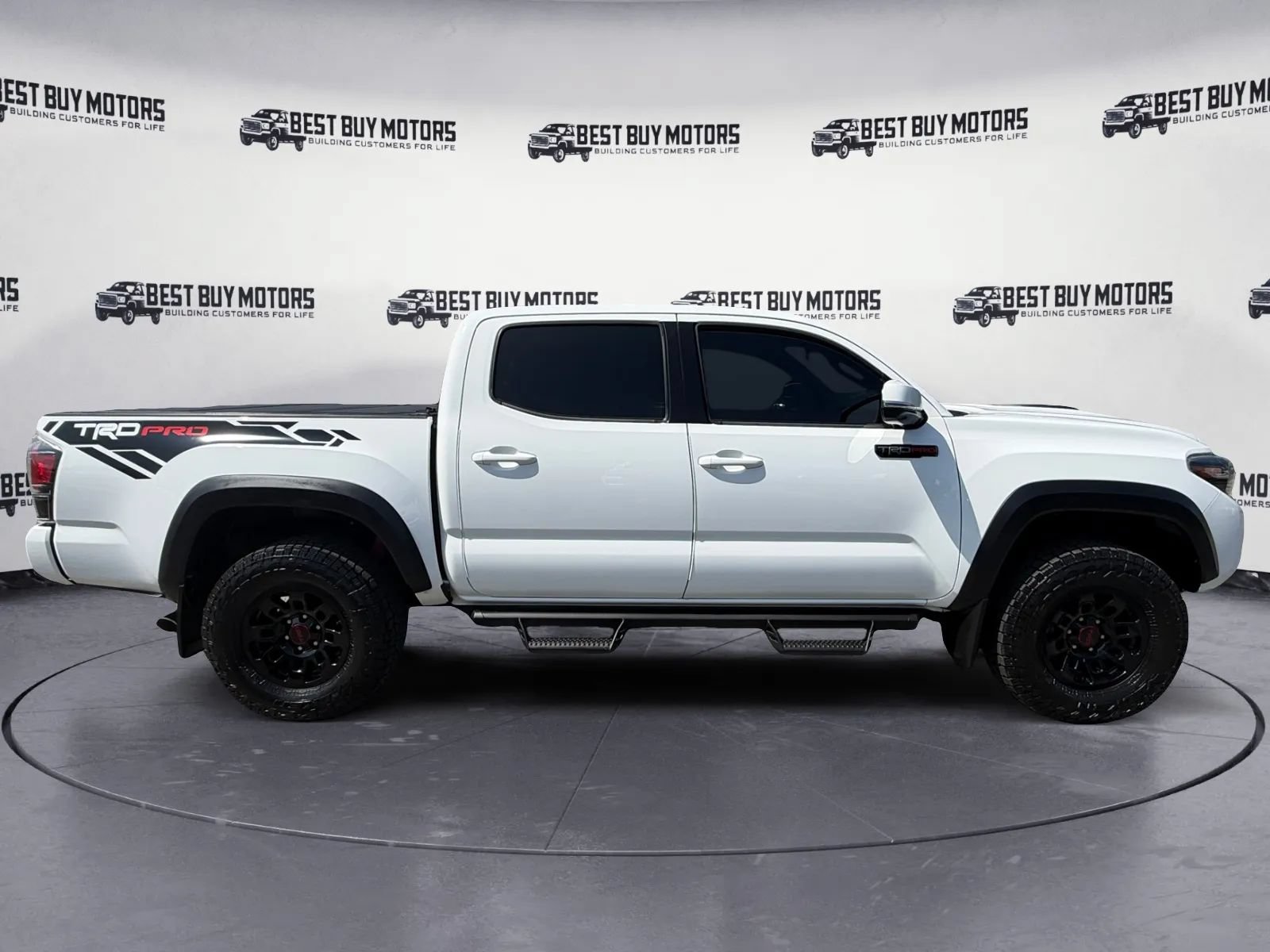 Used 2018 Toyota Tacoma TRD Pro AWD/4WD image 9