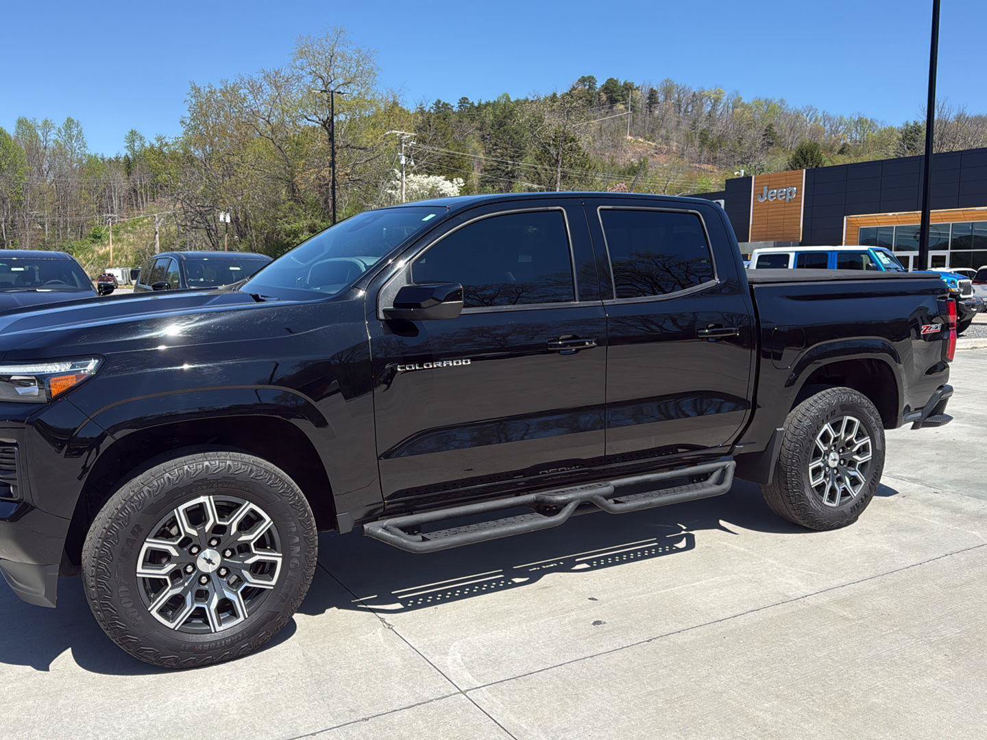 Used 2023 Chevrolet Colorado Z71 w/ Z71 Convenience Package 2 AWD/4WD image 12