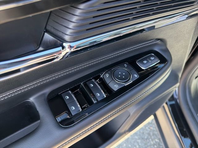 Used 2022 Lincoln Corsair AWD w/ Premium Package image 12