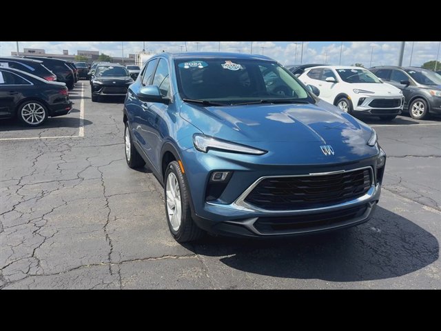 Certified 2024 Buick Encore GX Preferred w/ Comfort Package AWD/4WD image 3
