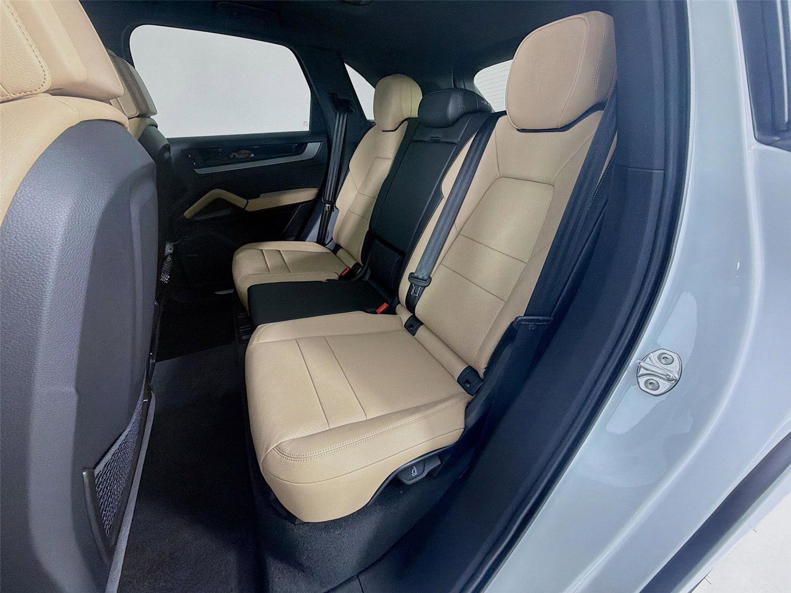 New 2026 Porsche Cayenne image 20