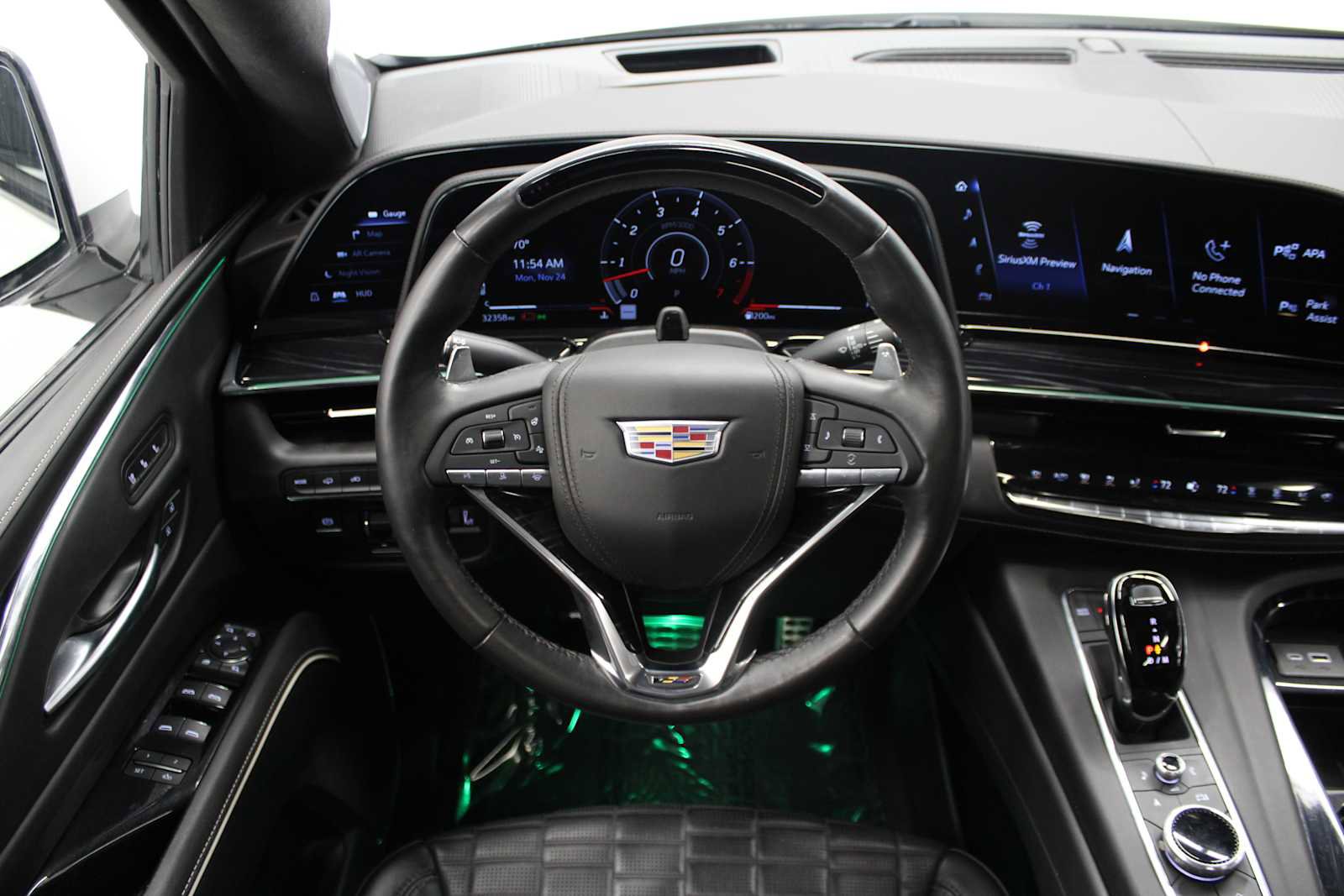 Used 2023 Cadillac Escalade V w/ LPO, ONYX Package image 21