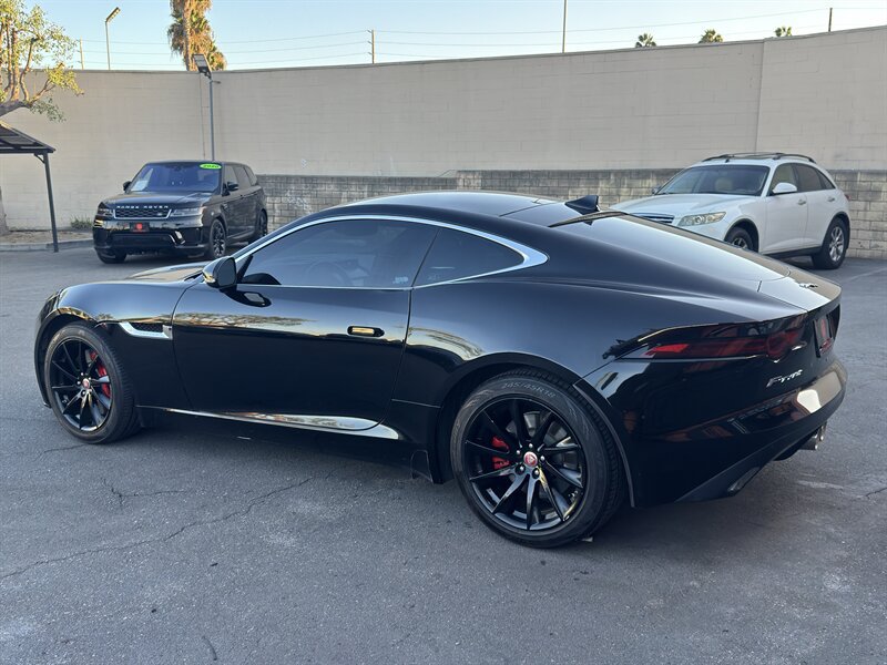 Used 2018 Jaguar F-TYPE Coupe RWD image 10