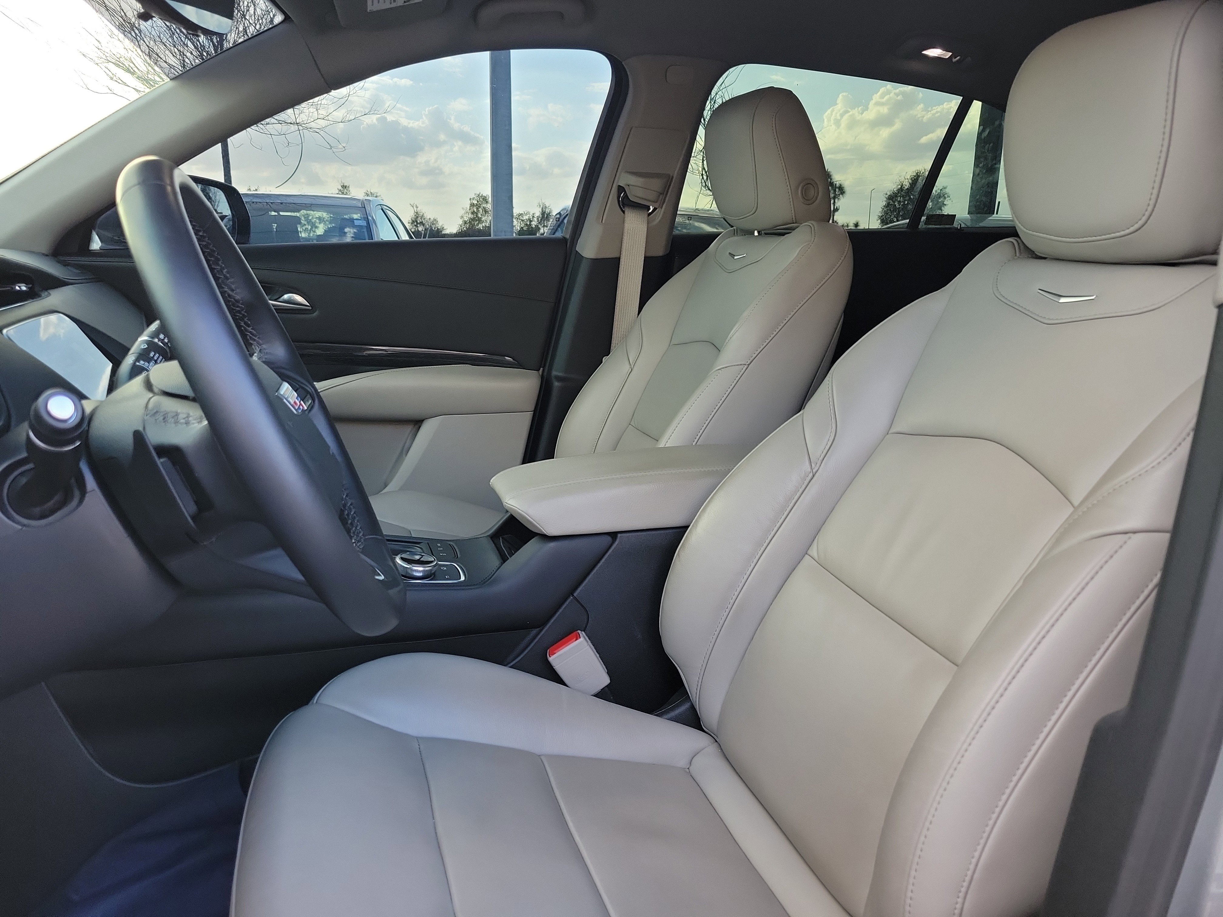 Used 2023 Cadillac XT4 Premium Luxury w/ Enhanced Visibility Package image 26