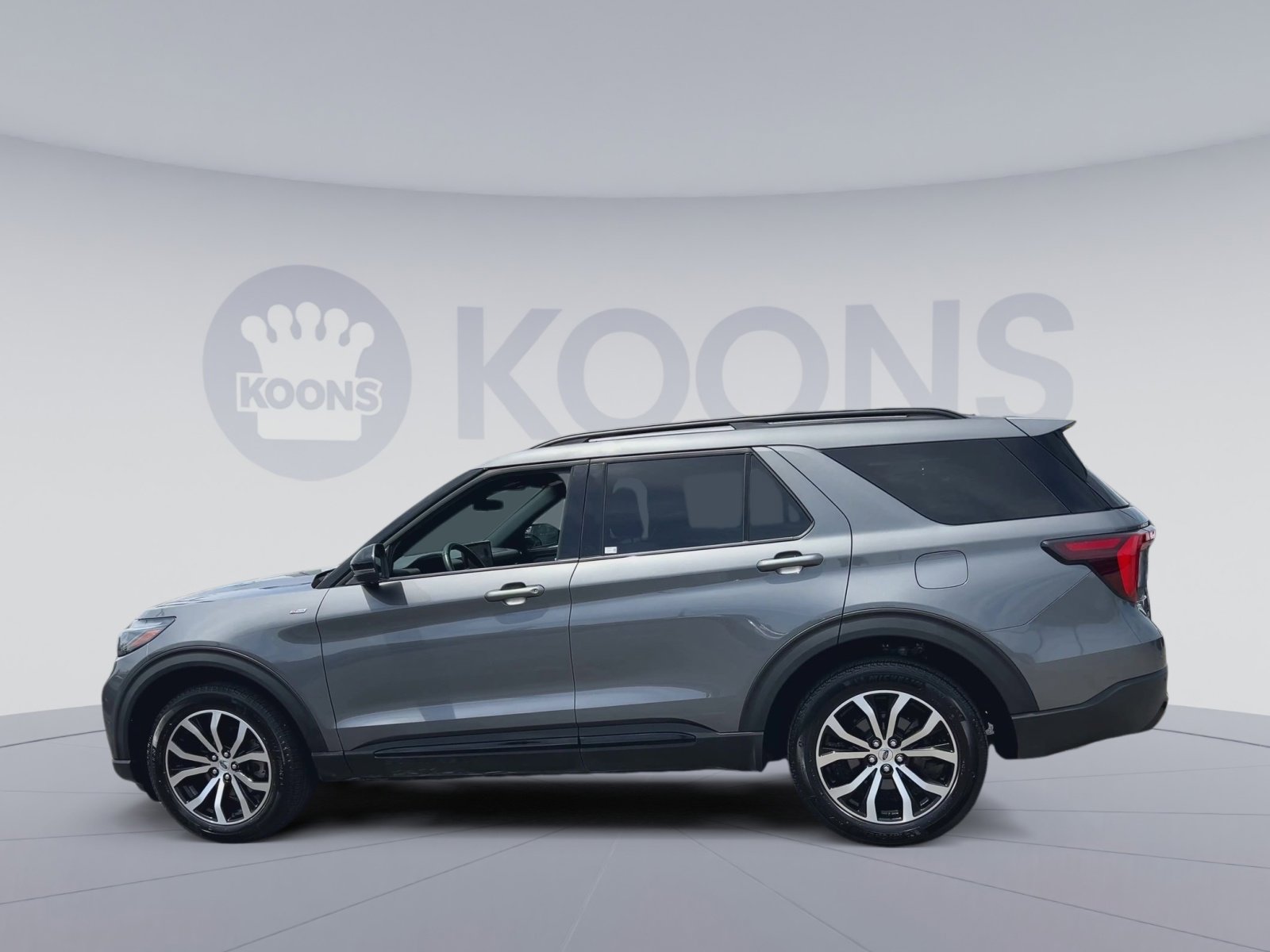 Used 2025 Ford Explorer ST-Line AWD/4WD image 8