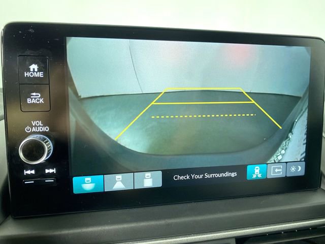 Used 2025 Honda Pilot Touring image 8