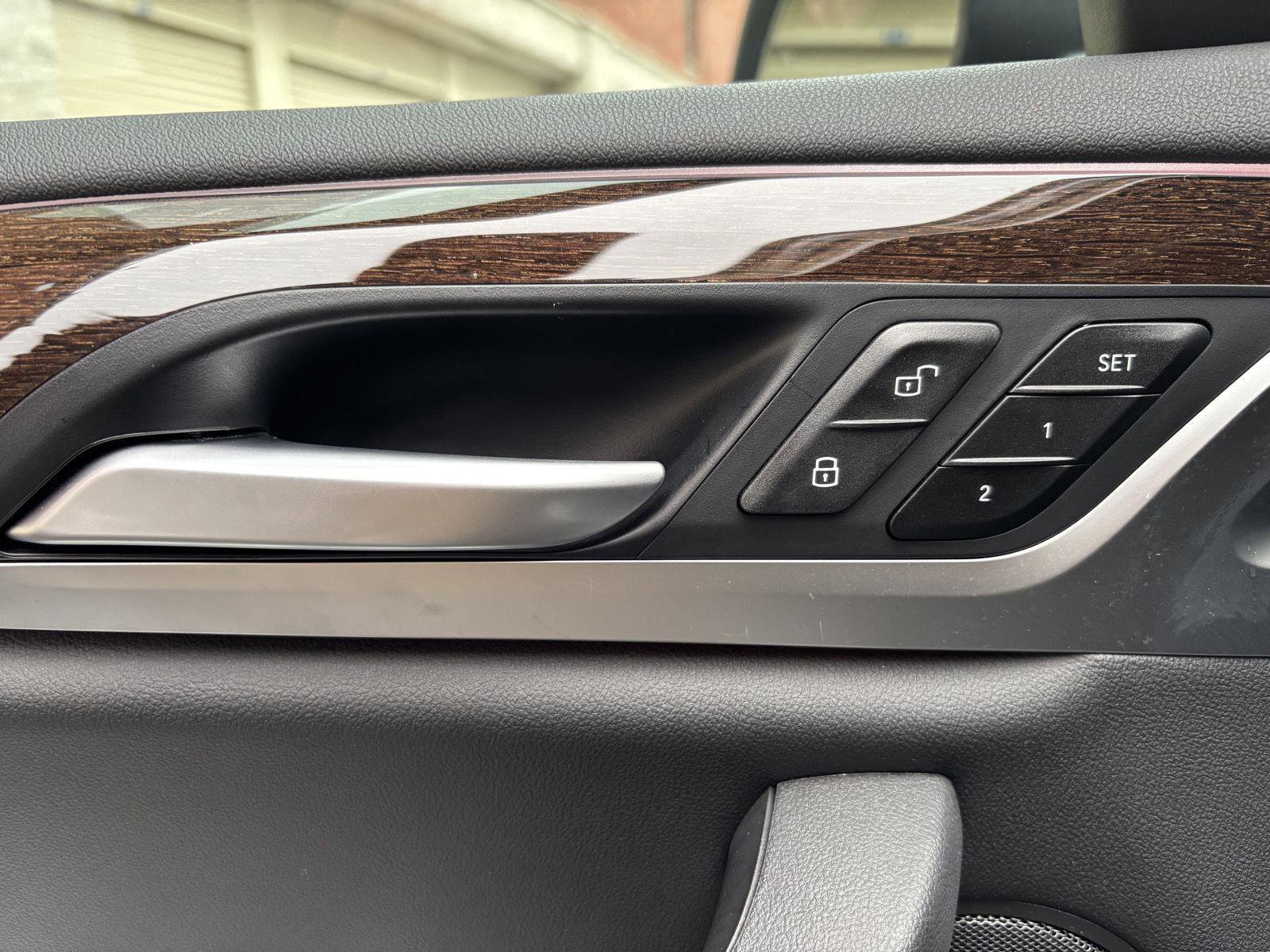 Used 2024 BMW X4 xDrive30i w/ Premium Package image 12