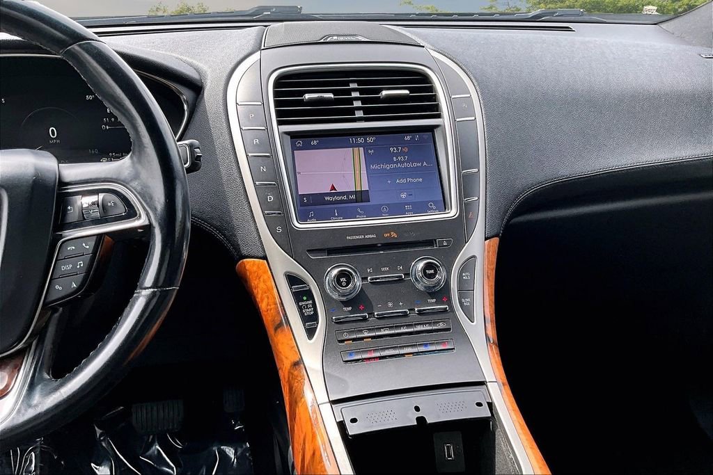 Used 2020 Lincoln Nautilus Reserve FWD image 6