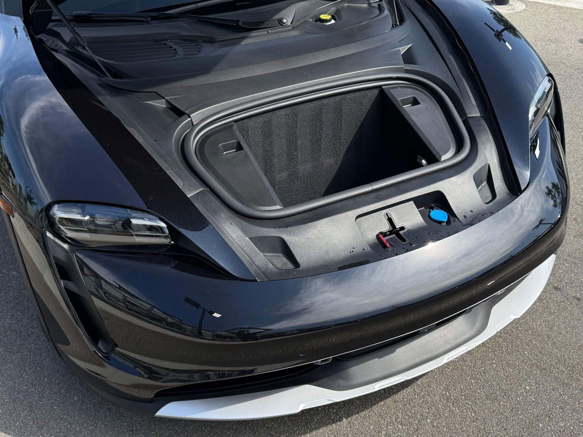 Certified 2023 Porsche Taycan 4 Cross Turismo image 31