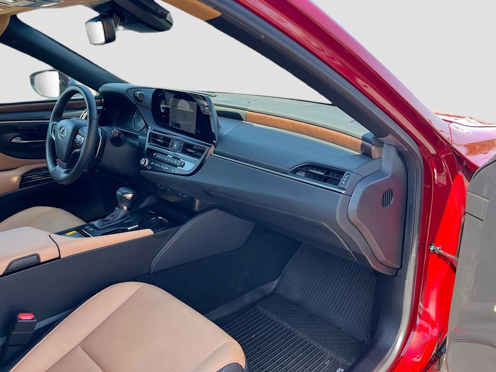 Used 2025 Lexus ES 300h w/ Premium Package FWD image 29