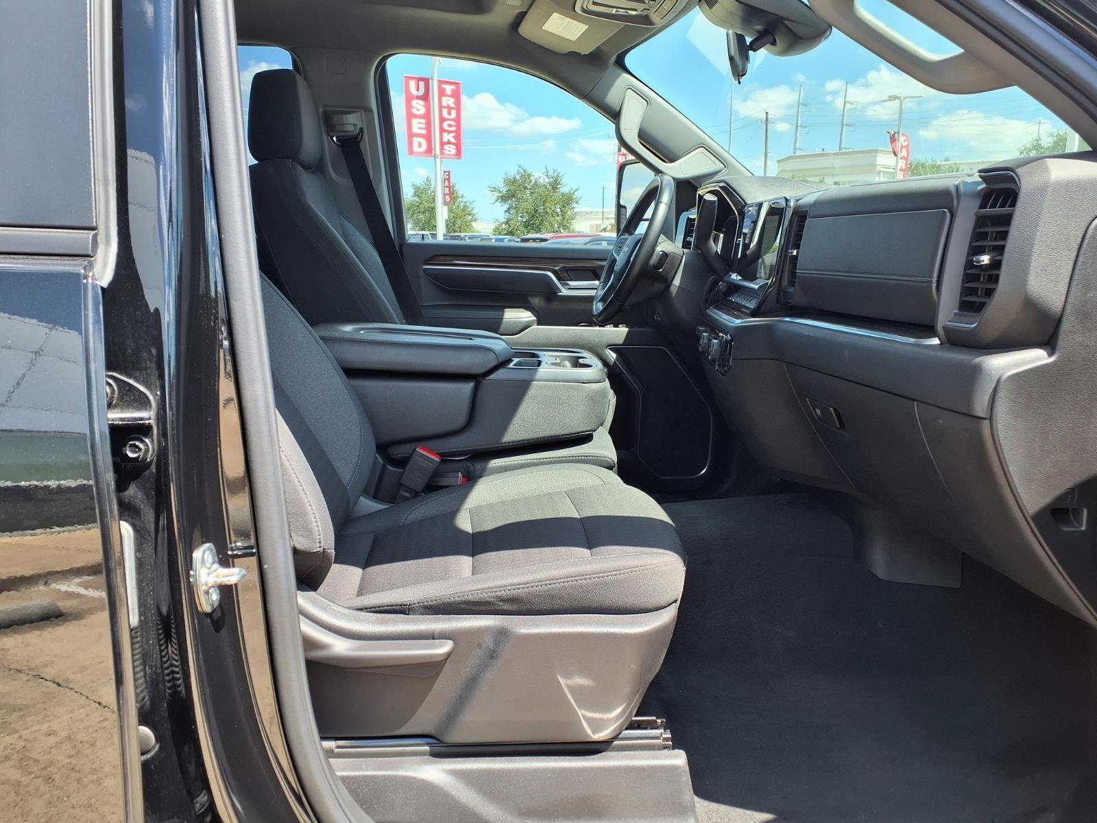 Used 2025 Chevrolet Silverado 2500 LT w/ Convenience Package AWD/4WD image 24
