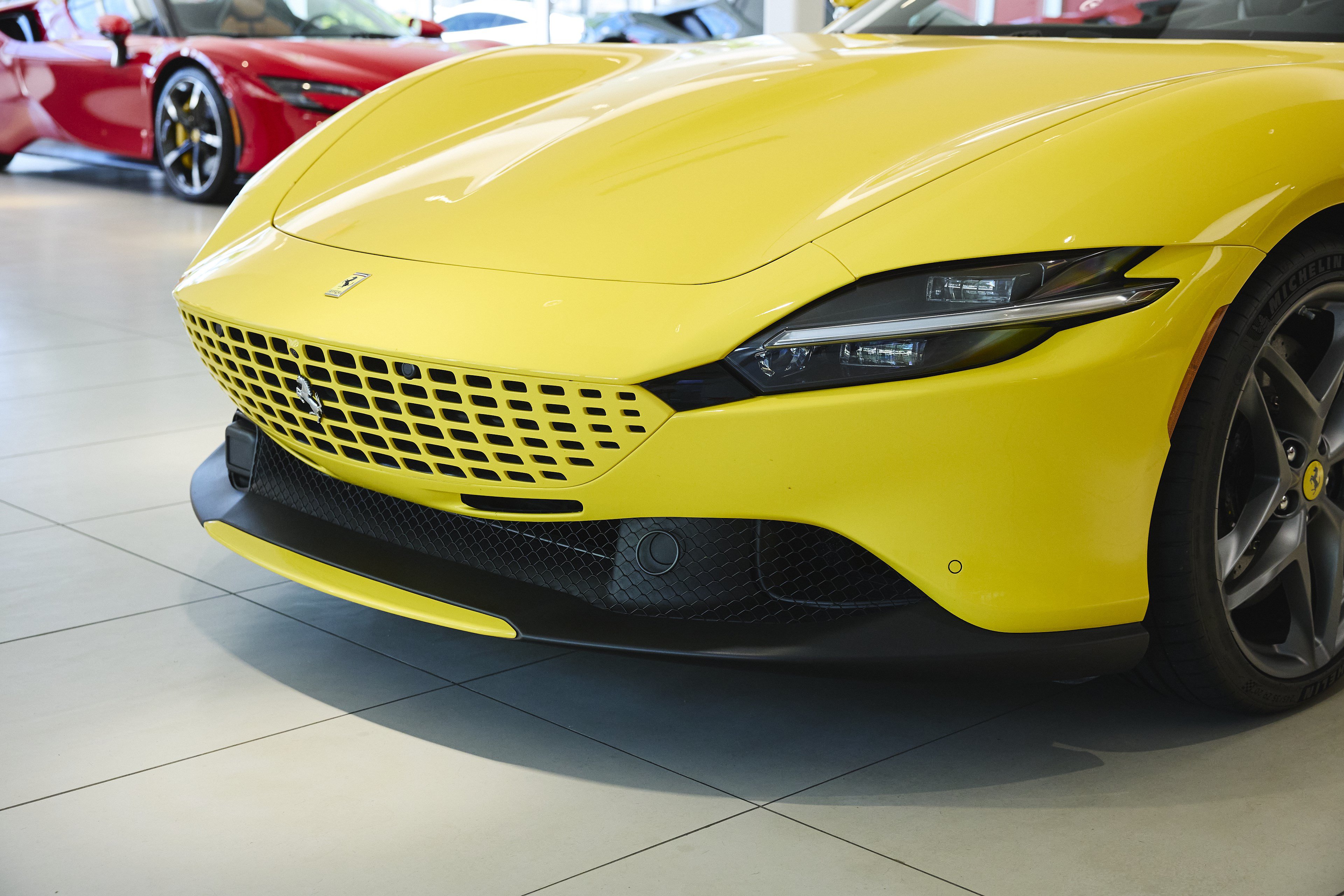 Used 2025 Ferrari Roma Spider RWD image 32