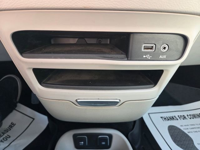 Used 2018 Chrysler Pacifica Touring-L FWD image 30