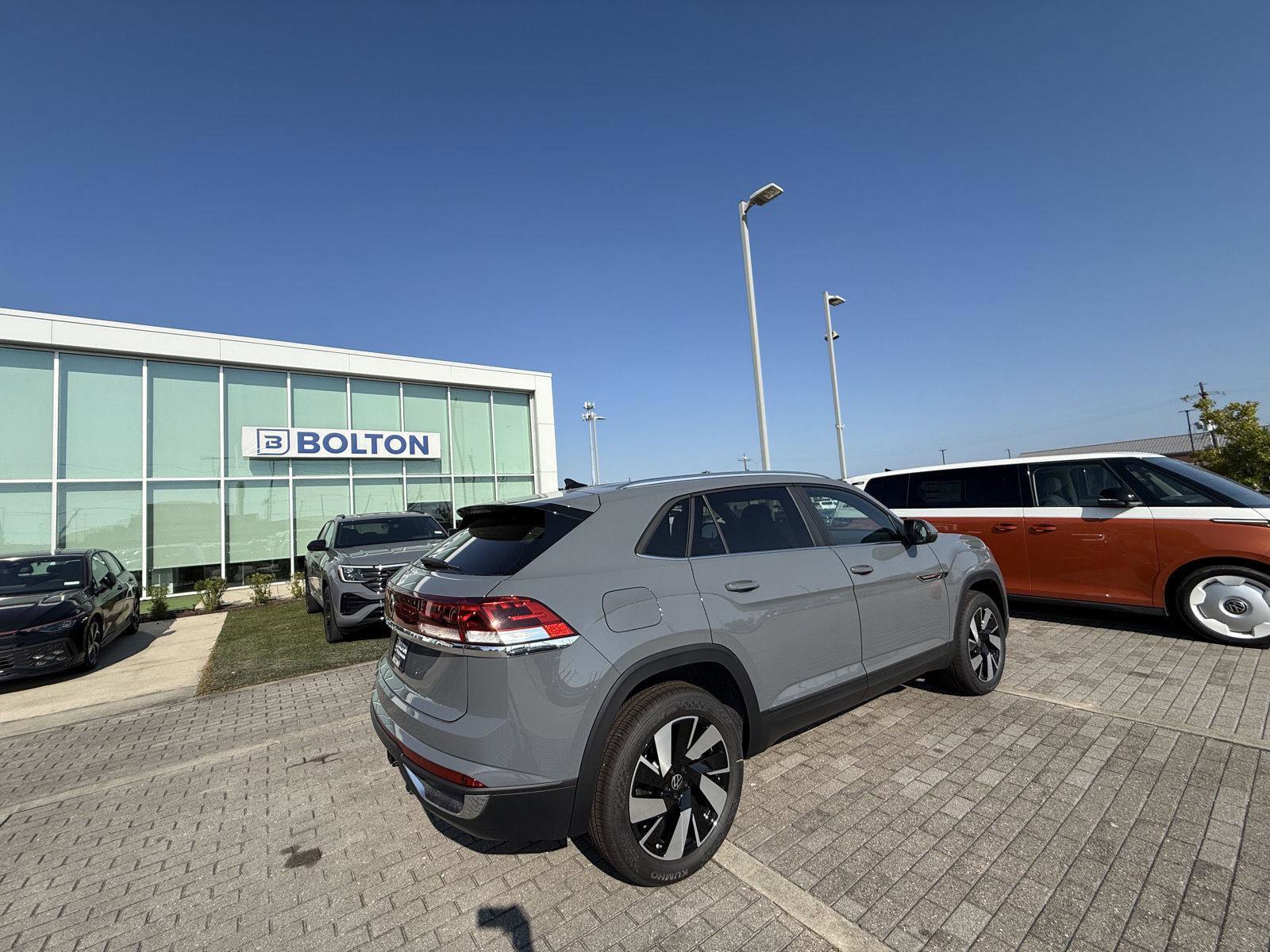 New 2026 Volkswagen Atlas Cross Sport SE image 8