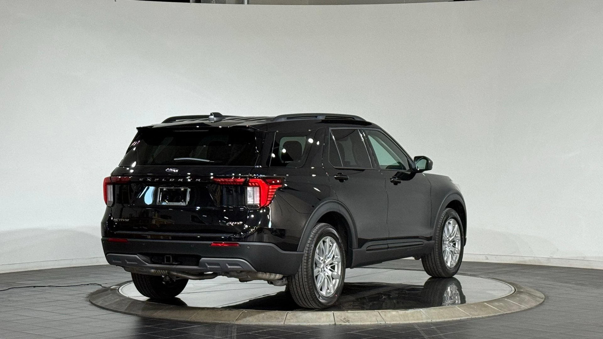 New 2026 Ford Explorer Active w/ Active Comfort Package AWD/4WD image 10