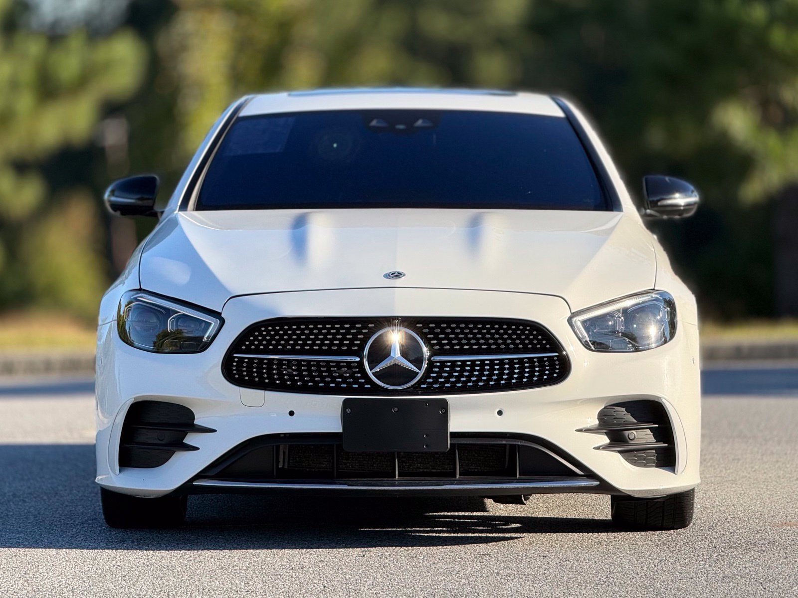 Used 2022 Mercedes-Benz E 350 Sedan image 3
