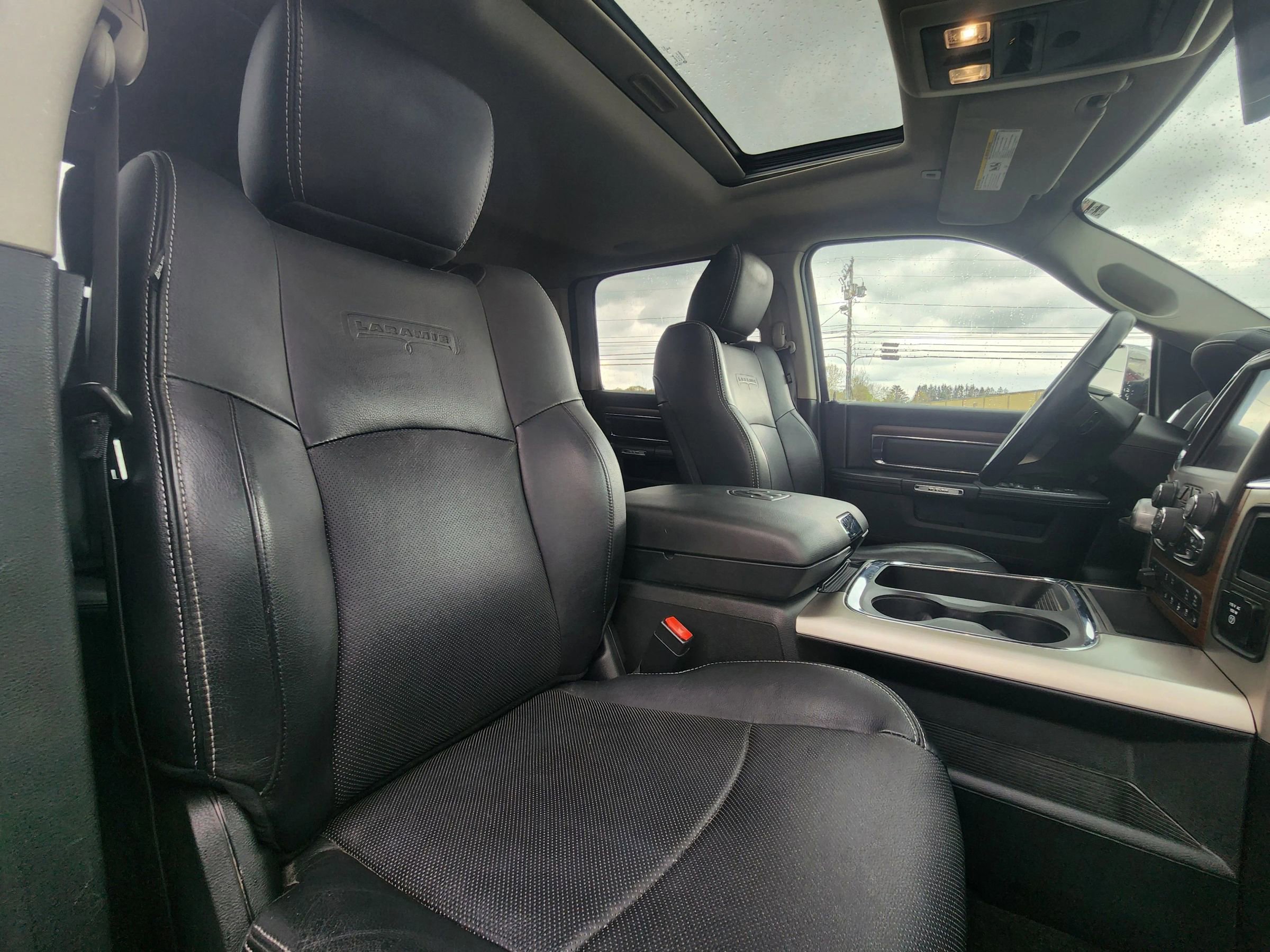 Used 2017 RAM 1500 Laramie w/ Convenience Group AWD/4WD image 41