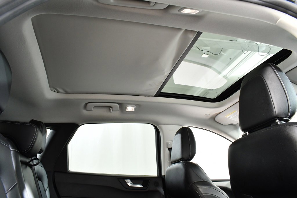 Used 2022 Ford Escape SEL w/ Technology Package image 18