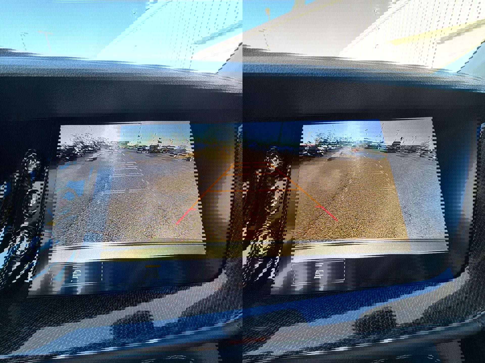 Used 2023 Buick Envision Essence image 14