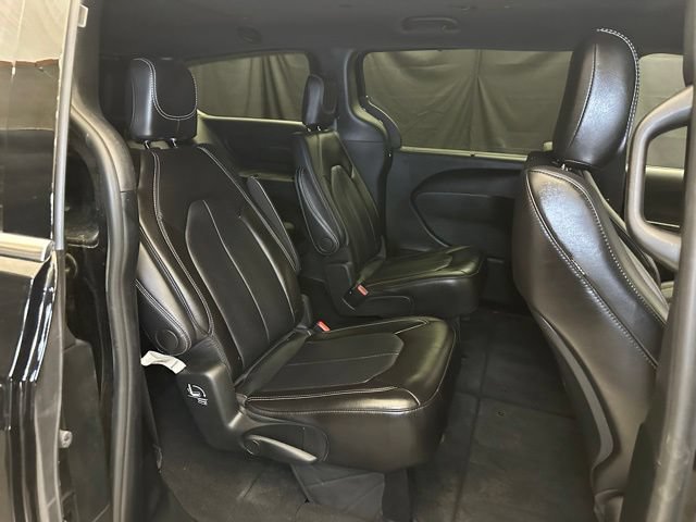 Used 2026 Chrysler Pacifica Select FWD image 18