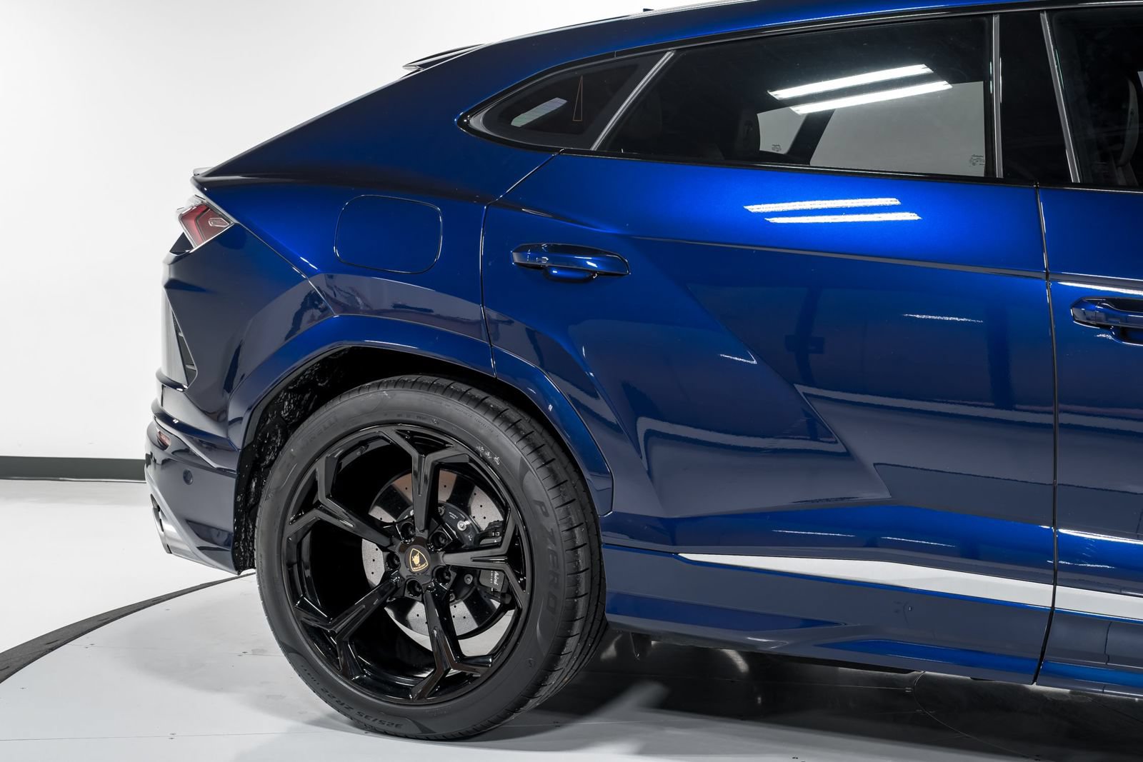 Used 2021 Lamborghini Urus AWD/4WD image 52