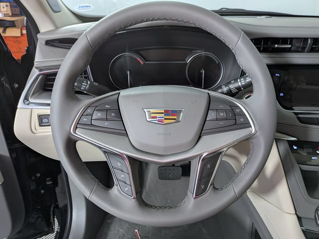 New 2026 Cadillac XT5 Premium Luxury w/ Driver Assist Package AWD/4WD image 16