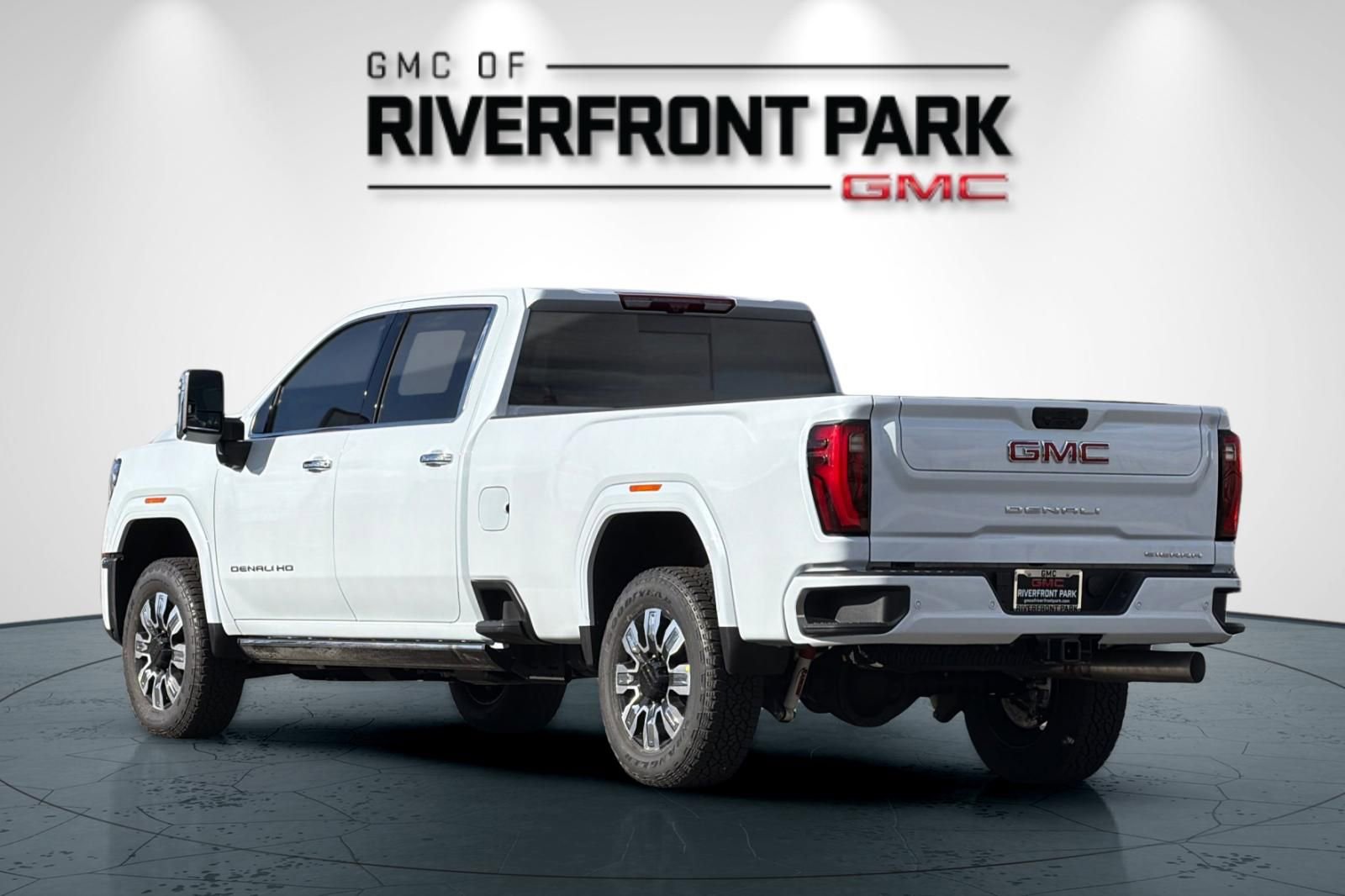 New 2026 GMC Sierra 3500 Denali w/ Denali Reserve Package AWD/4WD image 5