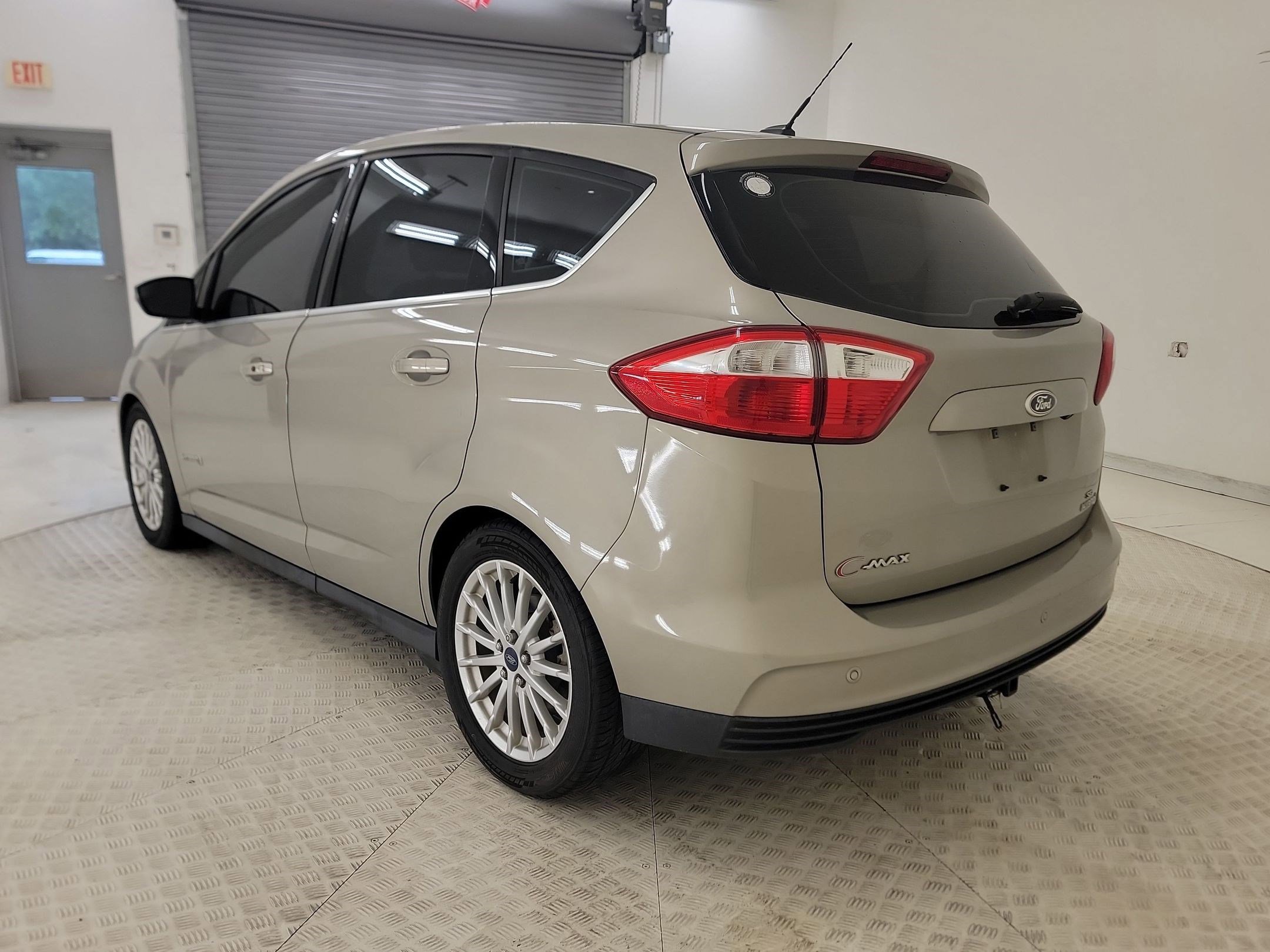 Used 2015 Ford C-MAX SEL w/ Equipment Group 302A FWD image 3