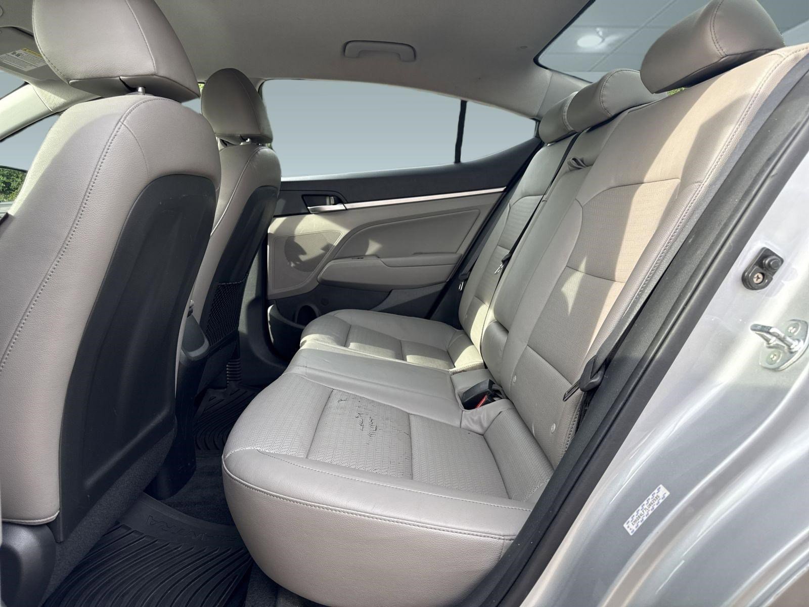 Used 2020 Hyundai Elantra Limited image 11