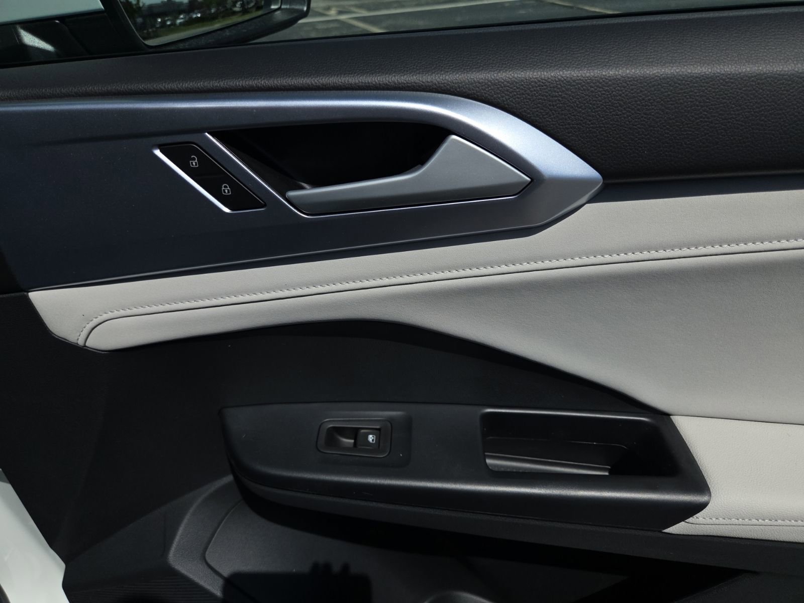 New 2026 Volkswagen Taos SE FWD image 23