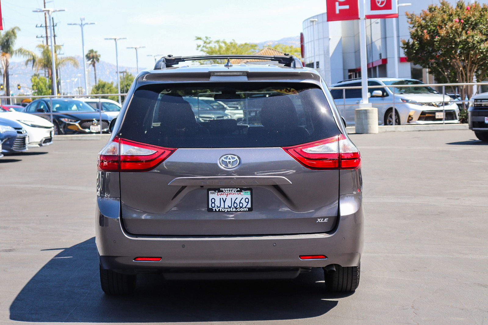 Certified 2019 Toyota Sienna XLE w/ XLE Navigation Package FWD image 6