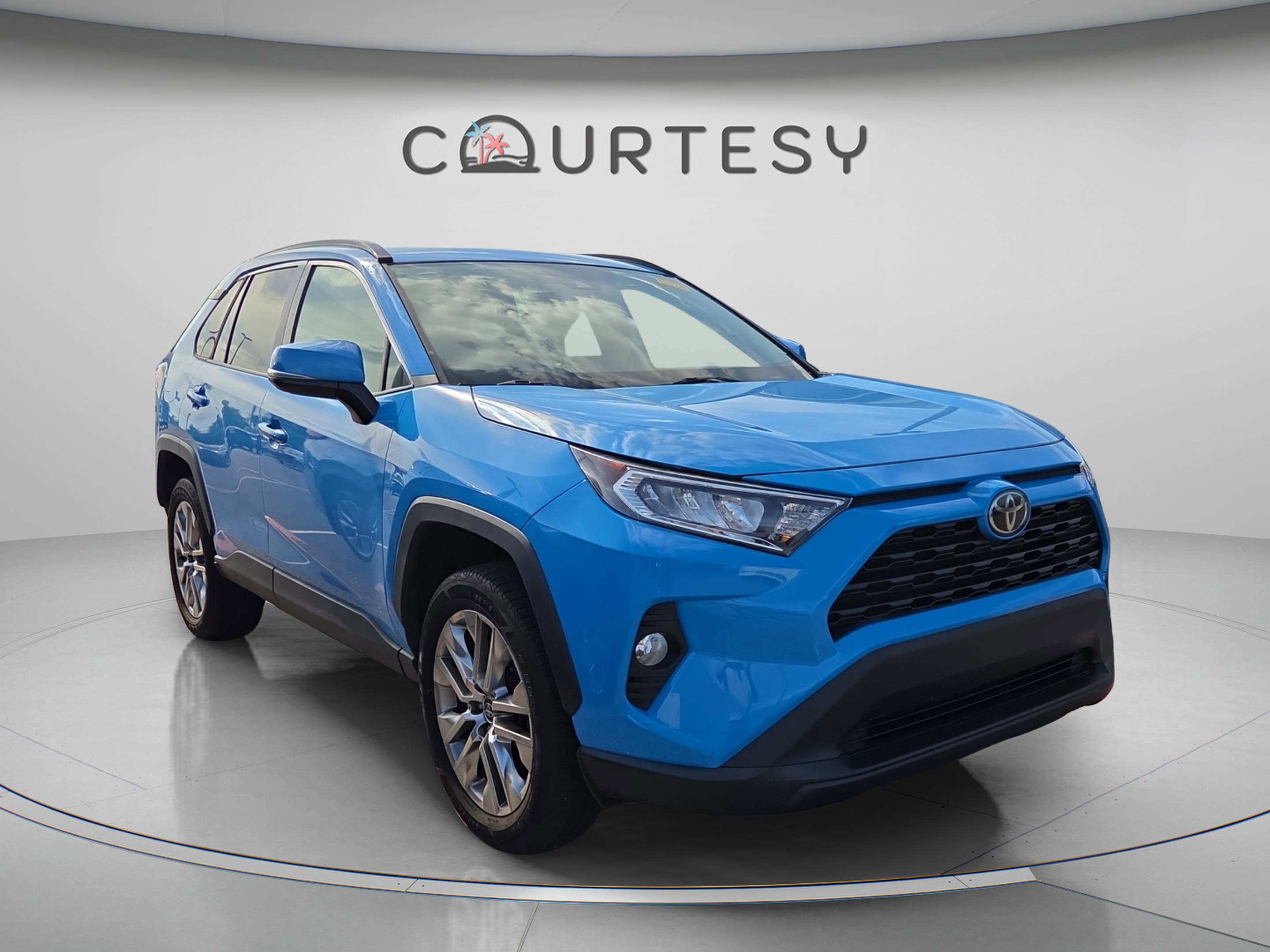 Certified 2020 Toyota RAV4 XLE Premium FWD image 3