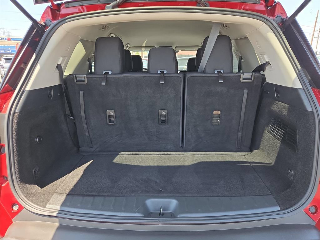 Used 2022 Nissan Pathfinder SV FWD image 17