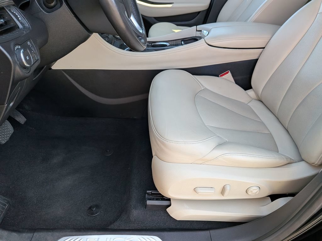 Used 2020 Buick Envision Essence FWD image 14
