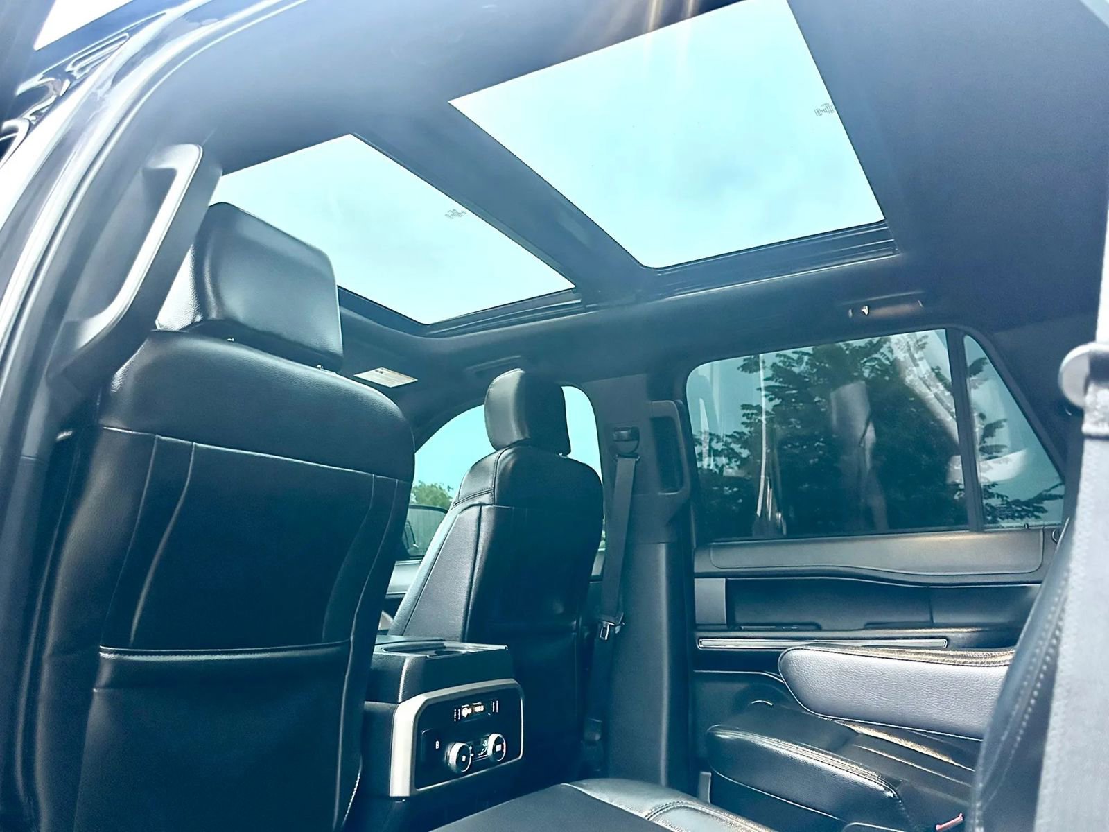 Used 2020 Ford Expedition XLT w/ Black Accent Package RWD image 45