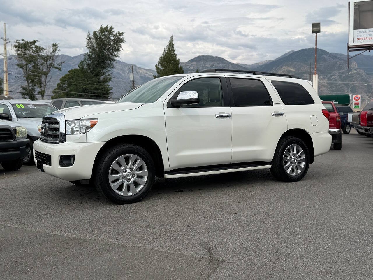 Used 2015 Toyota Sequoia Platinum AWD/4WD image 1